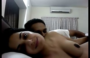 超 热 - 巴基斯坦 女演员 米拉 与 naveed 性爱 视频