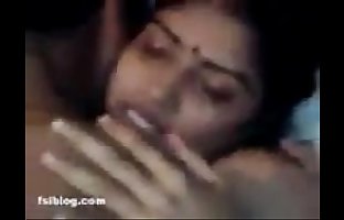 indian girl fucked by friends in bed mms