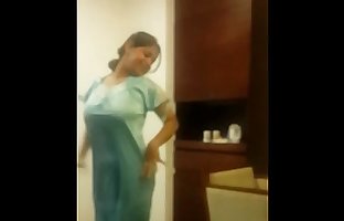 الهندي زوجته الرقص في الفندق غرفة