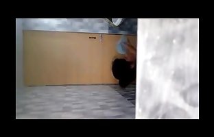 देसी housemaid स्नान छिपा वीडियो लीक
