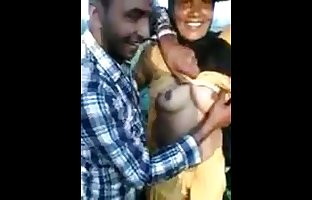 desi aunty in khet college boys playing with her boobs