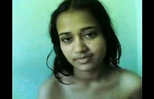 Sexy northindian gets naked and shows to bf