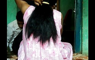 Frauen Achseln Haar Rasiert durch Friseur .