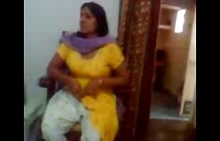 Hint Seks Video bu bir Hint teyze Gösterilen onu Büyük Boobs