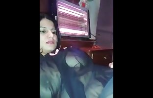 Irakische Hot Mädchen in transparent nighty