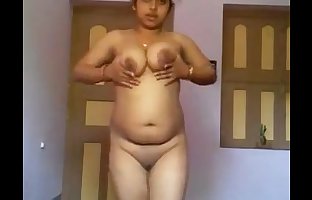 देसी किशोरी दिखा रहा है स्तन एन मुंडा चूत