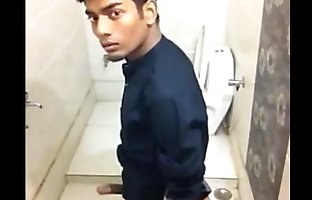 सेक्सी गांड देसी भारतीय लड़का cums