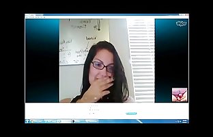 Ausländische paki Webcam Mädchen lachen bei ein Winzige asiatische Zwei Zoll mickrig paki penis