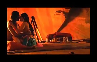 インド 漏洩 性別 シーン の radhika apte - adil フセイン から 映画 parched